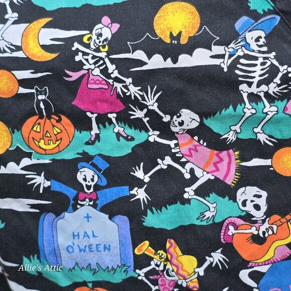 Womens Halloween Scrub Top Skeleton Graveyard Dia De Los Muertos Living Dead M - Picture 2 of 7